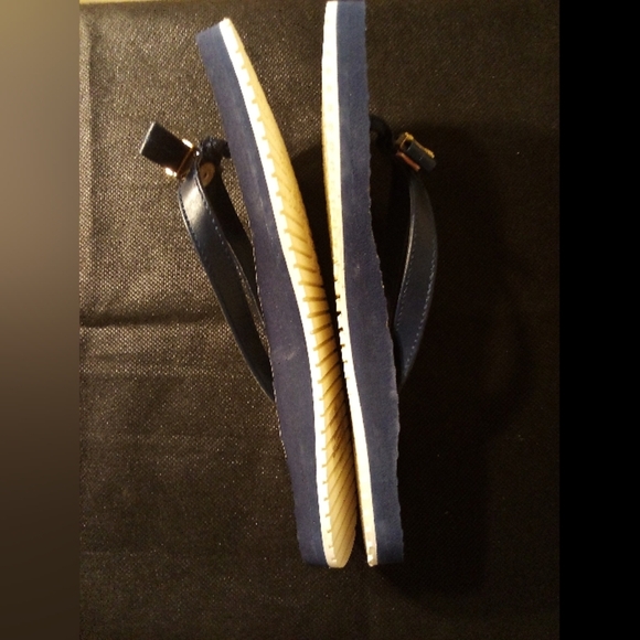 Lindsay Phillips -NWT Switch Flops, Multi Colored Sandals W/ Bow Button Attached - Picture 3 of 9